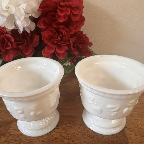 Pair of Vintage Milk Glass Planters Pedestal Base Vine Leaf Design Wedding Decor - Picture 4 of 7